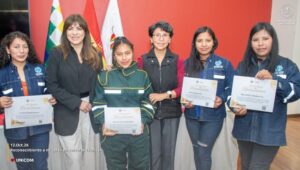 Ministerio de Educación y Viceministerio de Igualdad de Oportunidades reconocen a mujeres que rompen barreras en la formación técnica
